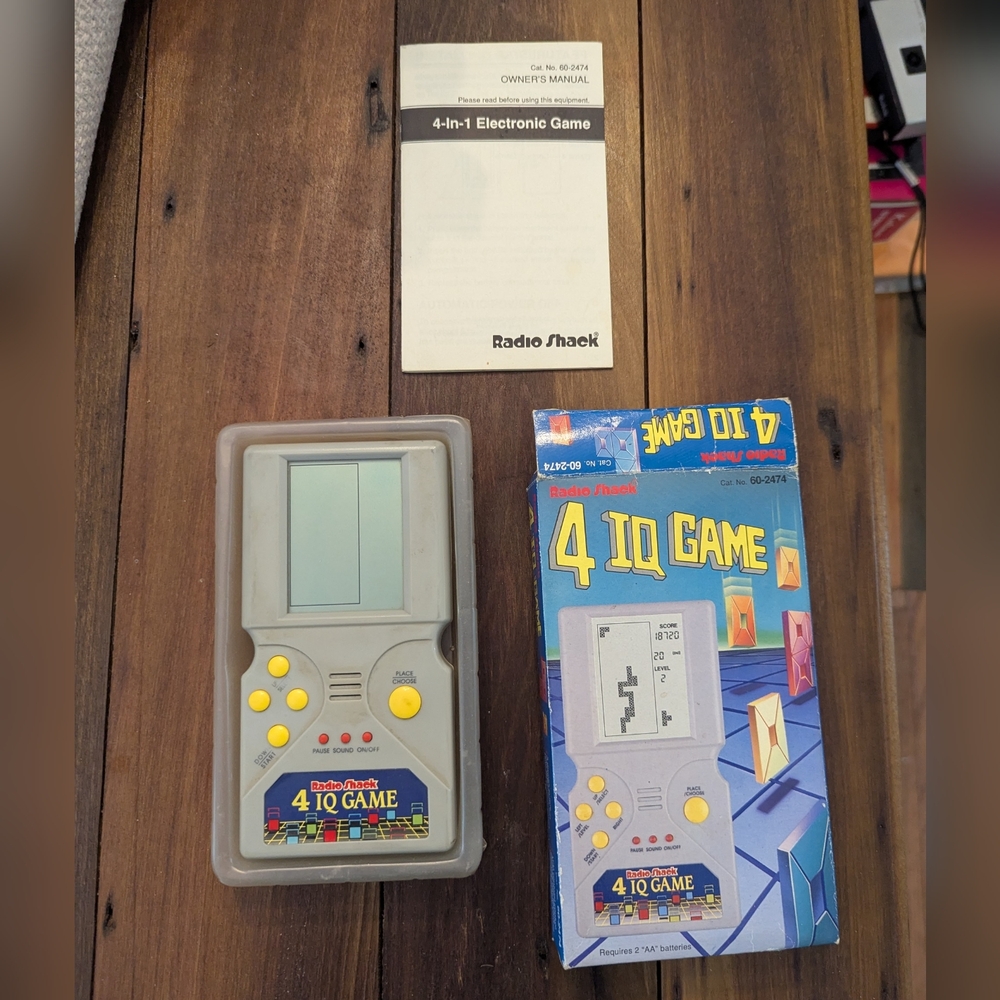 Vintage Radio Shack 4 IQ Handheld Electronic‎ Game Tested & Works!